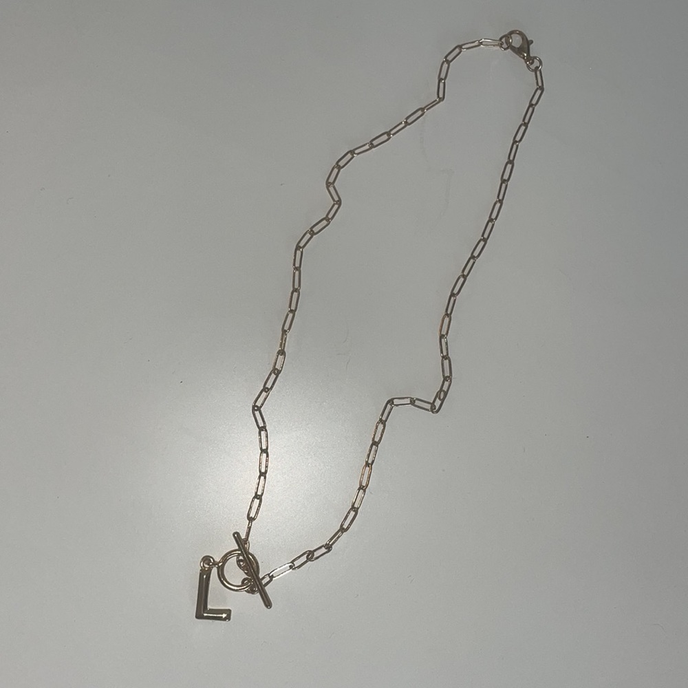 L necklace - Picture 3 of 3